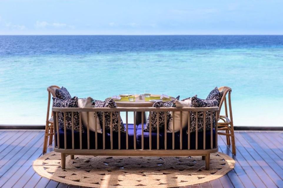 محوطه هتل محوطه هتل