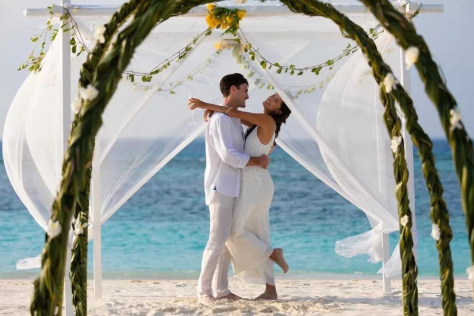 محوطه هتل محوطه هتل