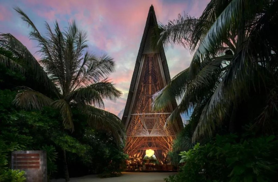 محوطه هتل محوطه هتل