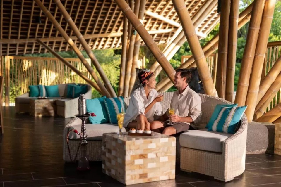 محوطه هتل محوطه هتل