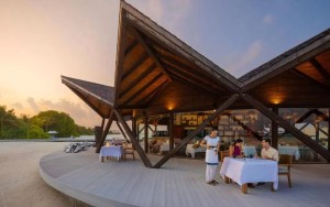 محوطه هتل محوطه هتل