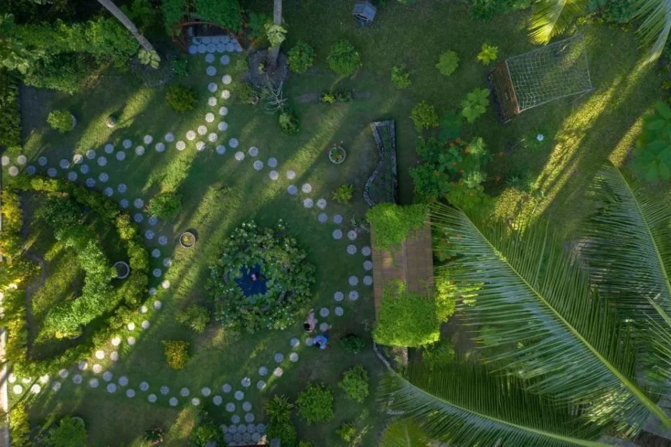 محوطه هتل محوطه هتل