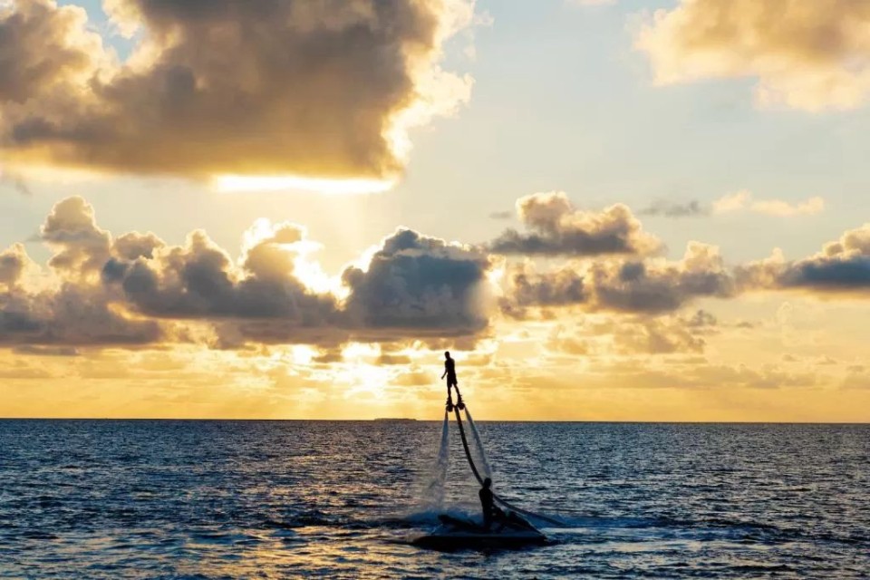 محوطه هتل محوطه هتل