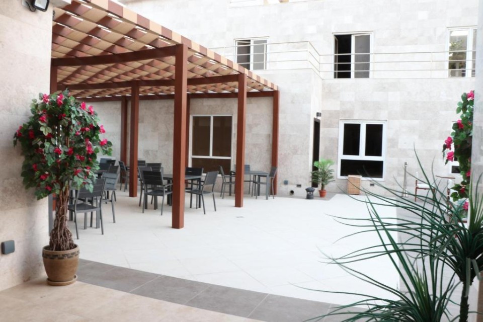 محوطه هتل محوطه هتل