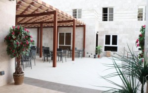 محوطه هتل محوطه هتل