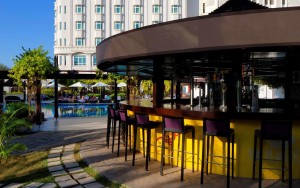 محوطه هتل محوطه هتل