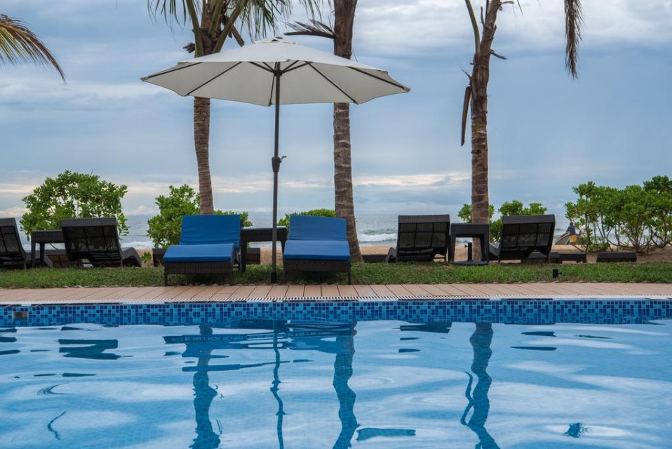 محوطه هتل محوطه هتل