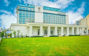 محوطه هتل محوطه هتل