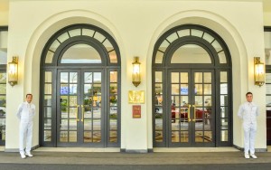 محوطه هتل محوطه هتل