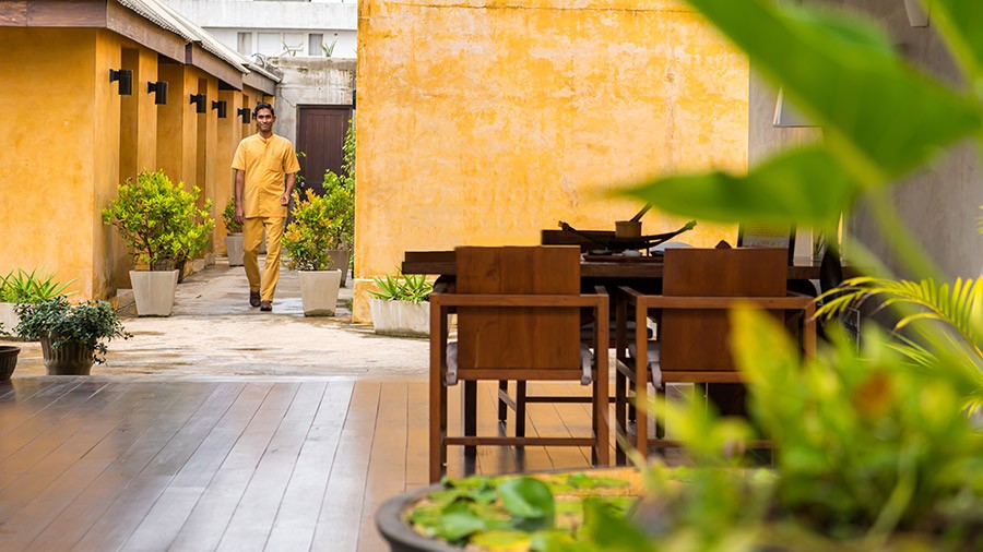 محوطه هتل محوطه هتل