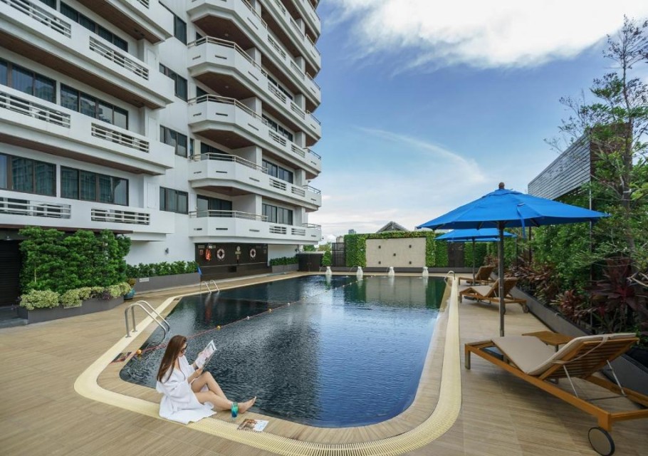 محوطه هتل محوطه هتل