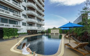 محوطه هتل محوطه هتل