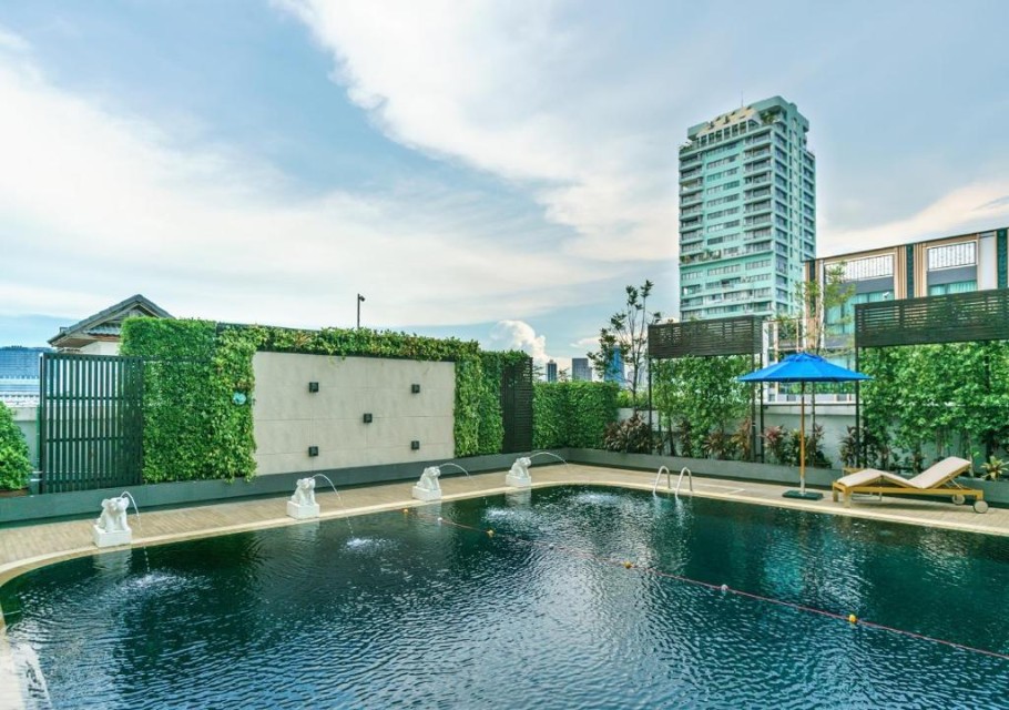 محوطه هتل محوطه هتل