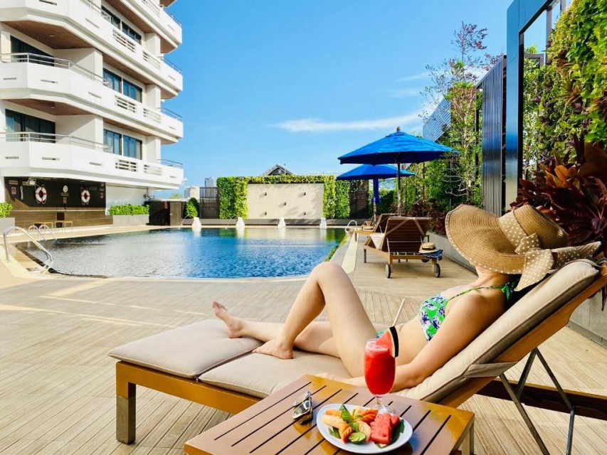 محوطه هتل محوطه هتل