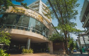 محوطه هتل محوطه هتل