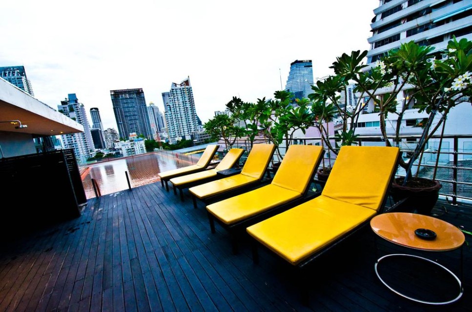 محوطه هتل محوطه هتل