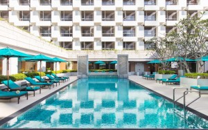 محوطه هتل محوطه هتل