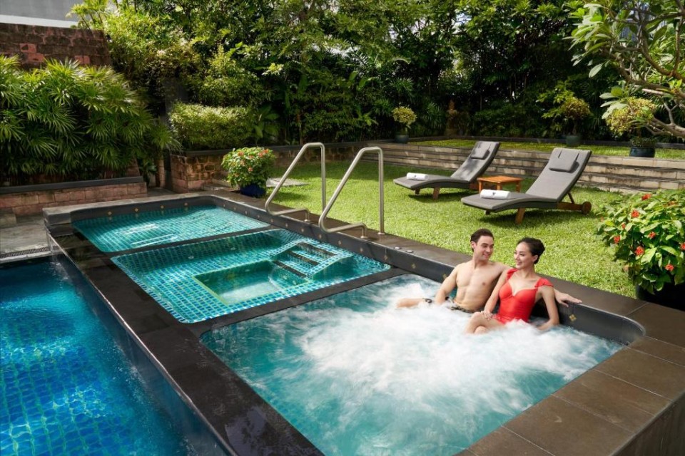 محوطه هتل محوطه هتل