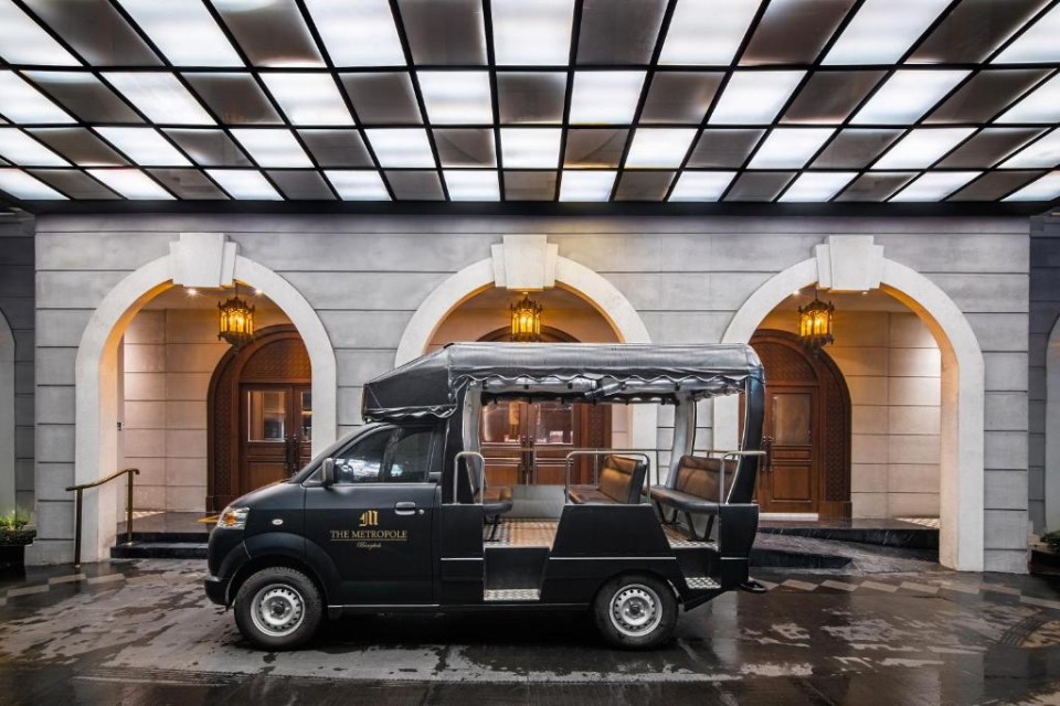 محوطه هتل محوطه هتل