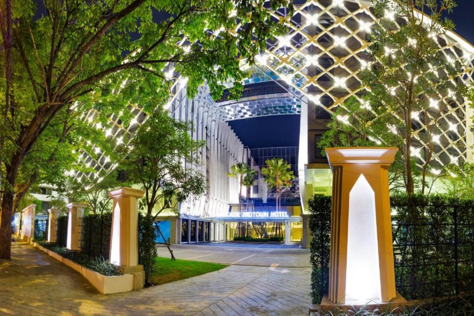 محوطه هتل محوطه هتل