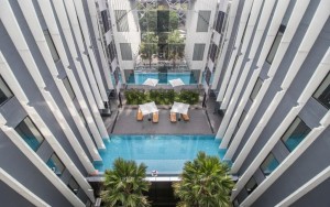 محوطه هتل محوطه هتل