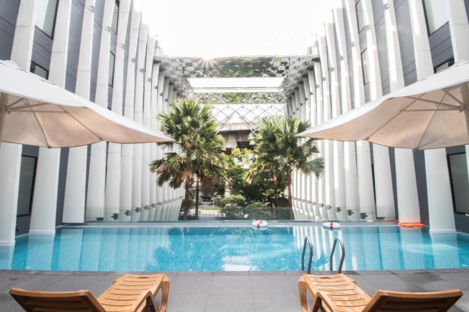 محوطه هتل محوطه هتل