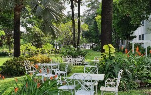 محوطه هتل محوطه هتل