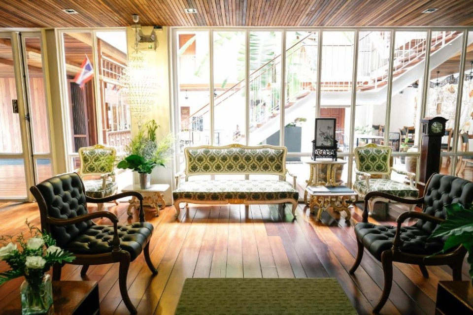 محوطه هتل محوطه هتل