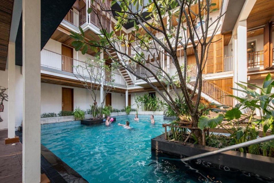 محوطه هتل محوطه هتل