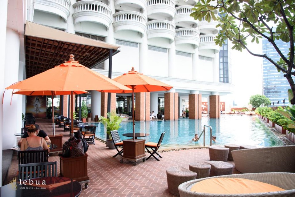 محوطه هتل محوطه هتل