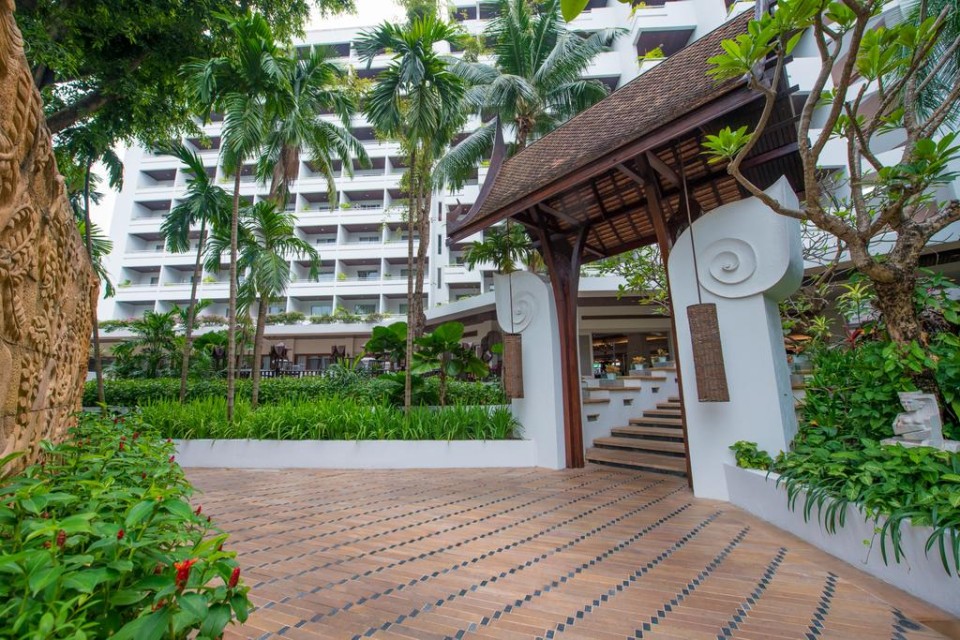 محوطه هتل محوطه هتل