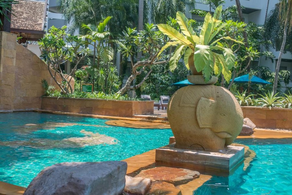 محوطه هتل محوطه هتل