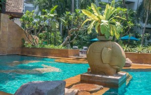 محوطه هتل محوطه هتل