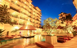 محوطه هتل محوطه هتل