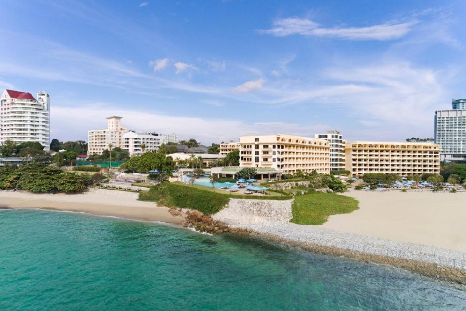 محوطه هتل محوطه هتل