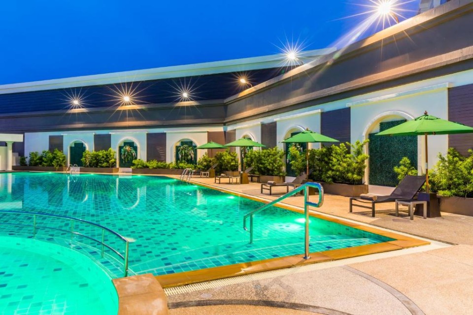 محوطه هتل محوطه هتل