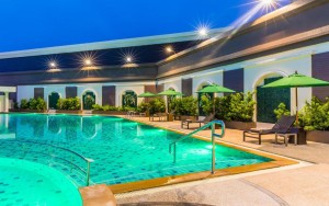 محوطه هتل محوطه هتل