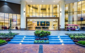 محوطه هتل محوطه هتل