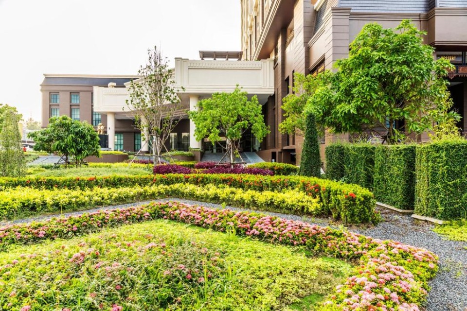 محوطه هتل محوطه هتل