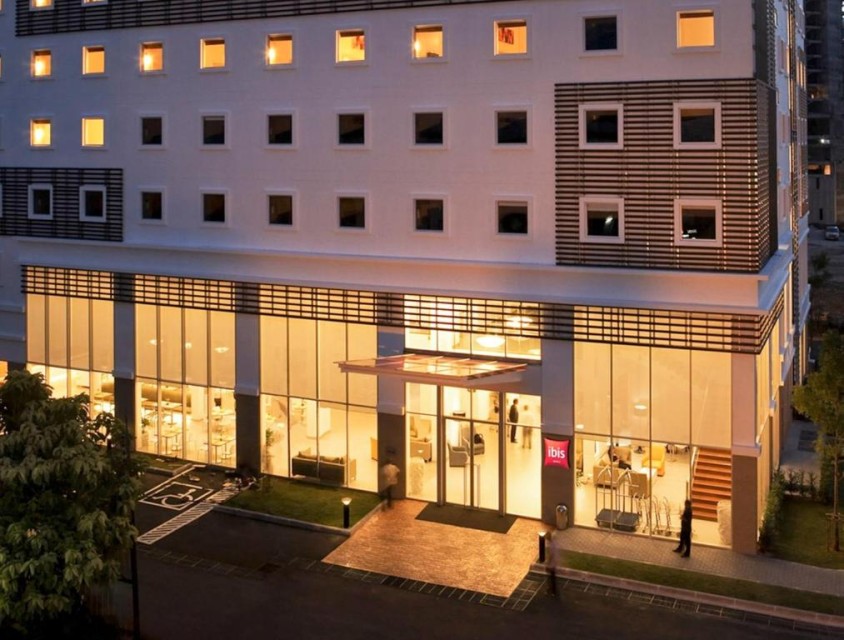 محوطه هتل محوطه هتل