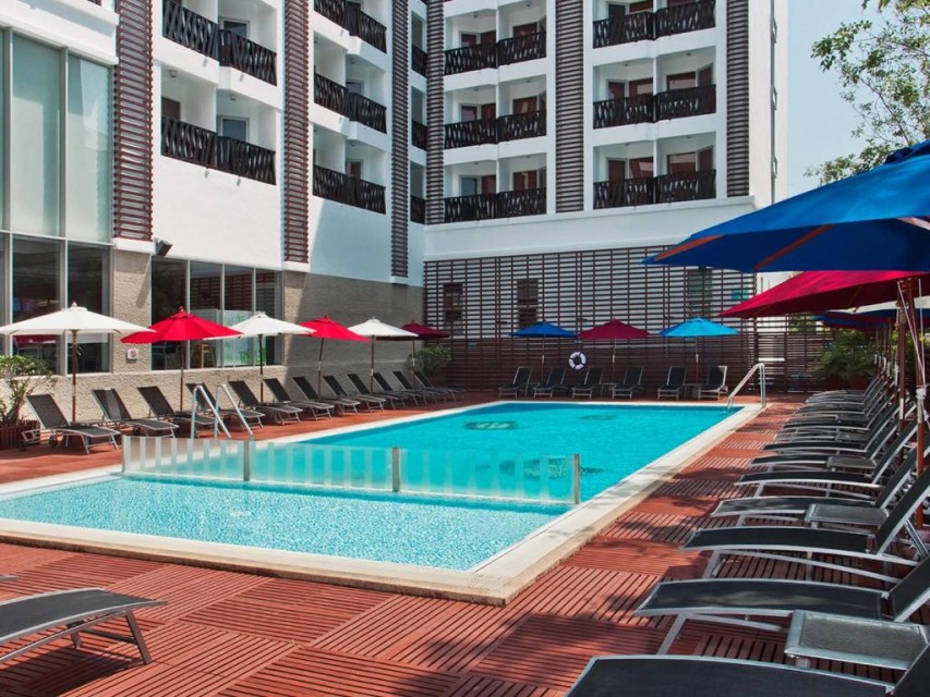 محوطه هتل محوطه هتل