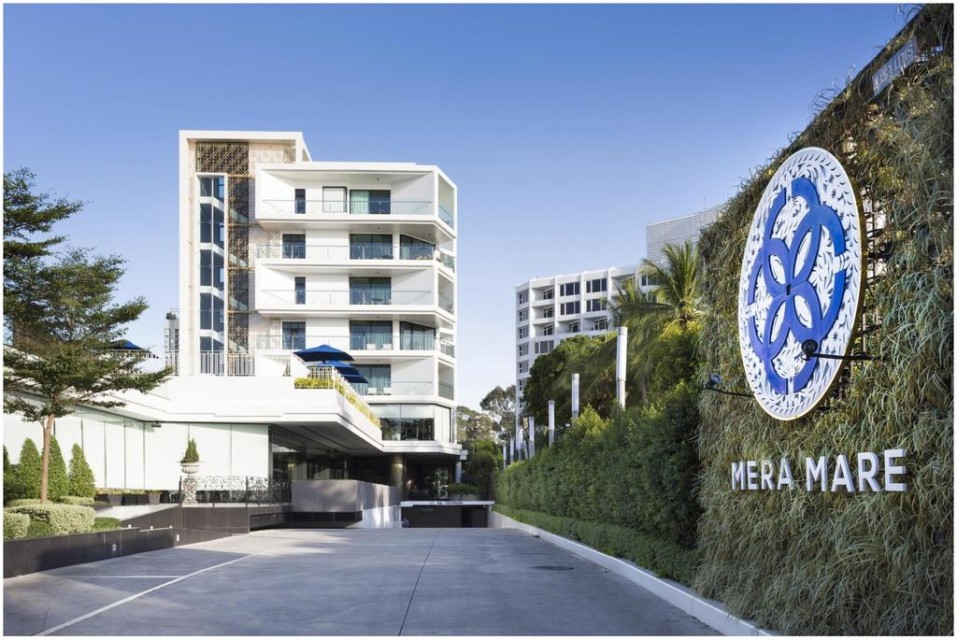 محوطه هتل محوطه هتل