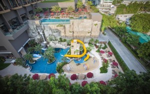 محوطه هتل محوطه هتل