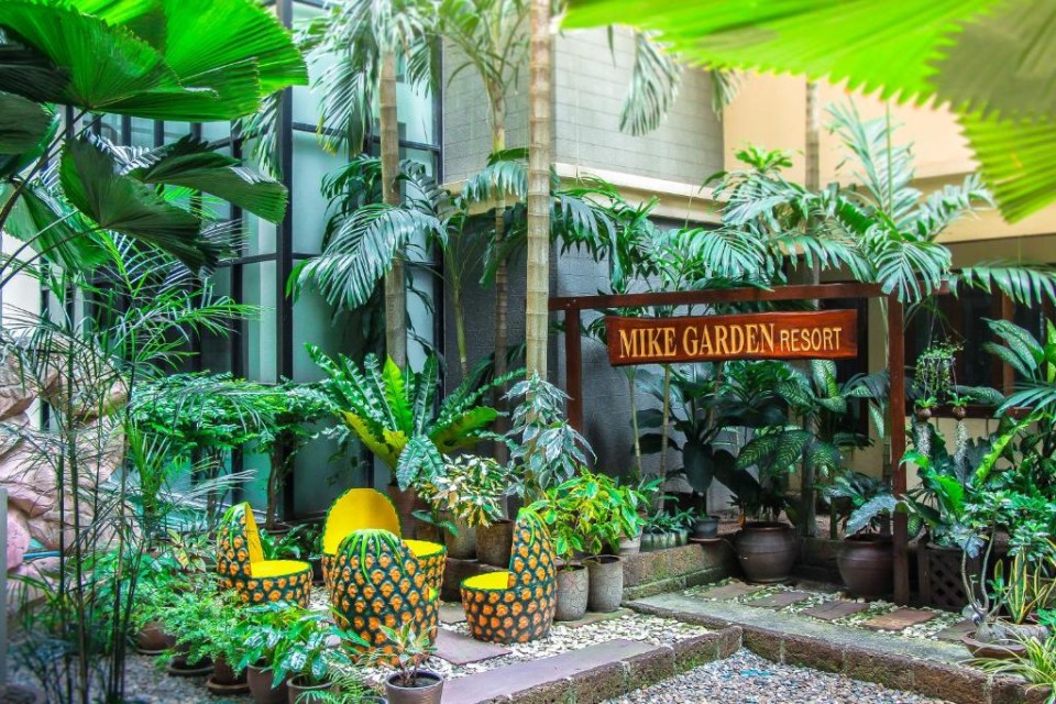 محوطه هتل محوطه هتل