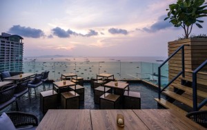 محوطه هتل محوطه هتل