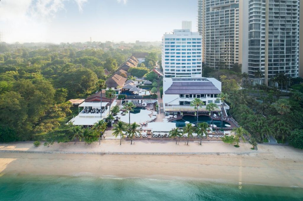 محوطه هتل محوطه هتل