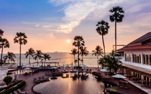 محوطه هتل محوطه هتل