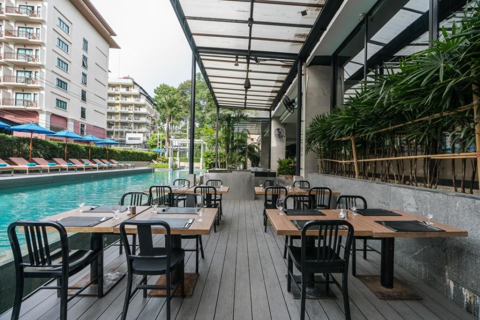 محوطه هتل محوطه هتل