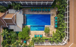 محوطه هتل محوطه هتل