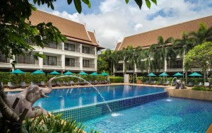 محوطه هتل محوطه هتل